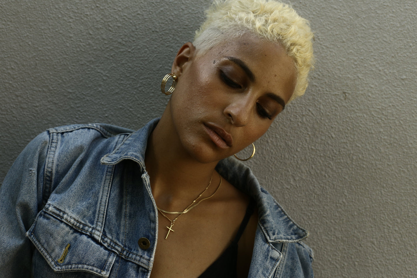 Between the Lines (DISCONTINUE)