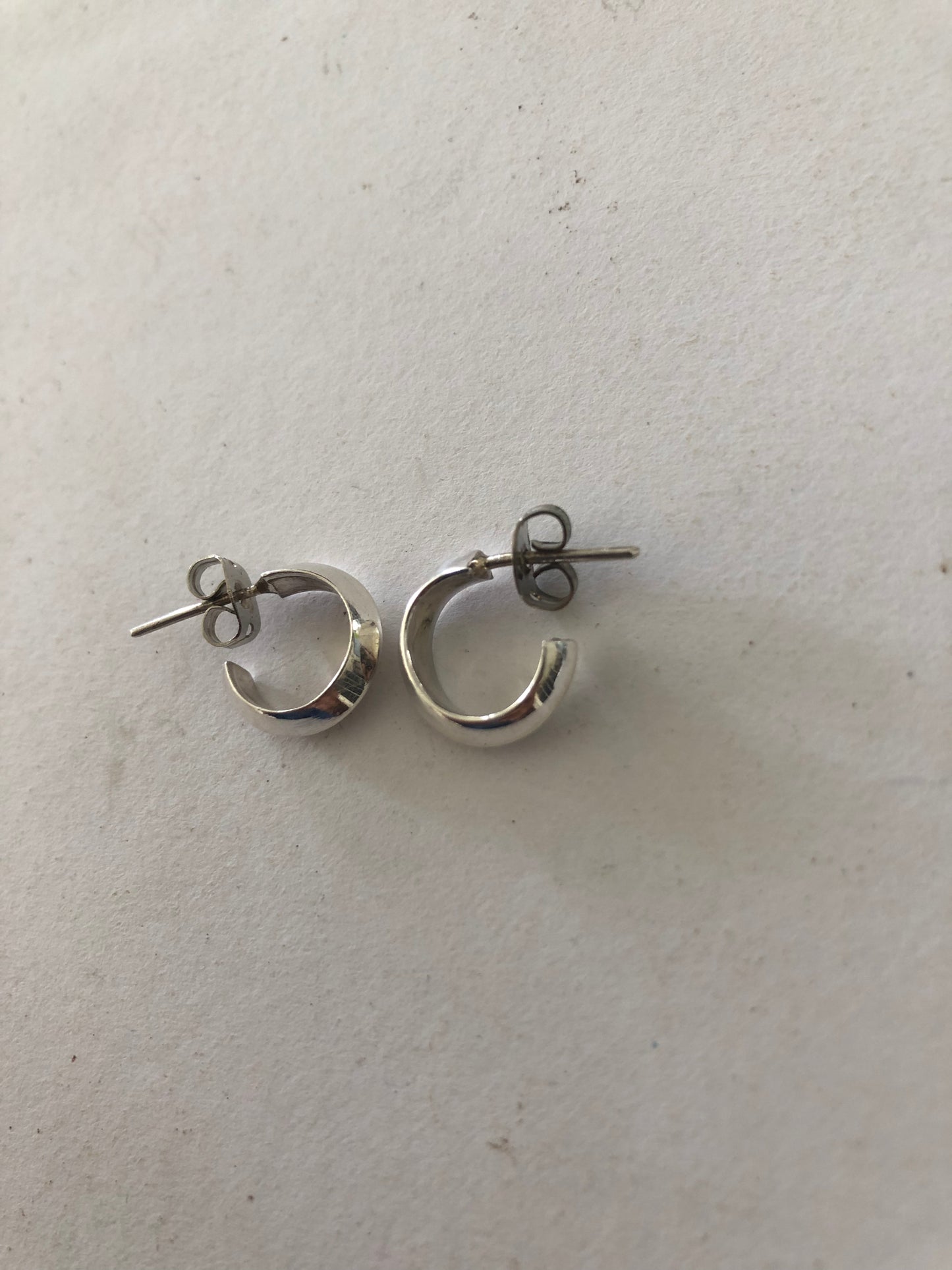 small thick knife edge hoop