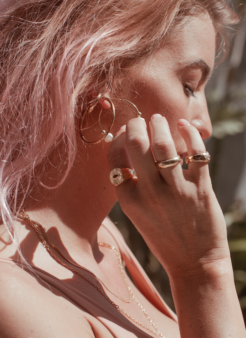 Iris Halo signet ring